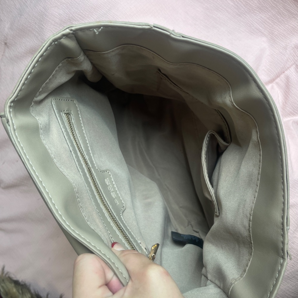 Backpack - Picture 3 of 5